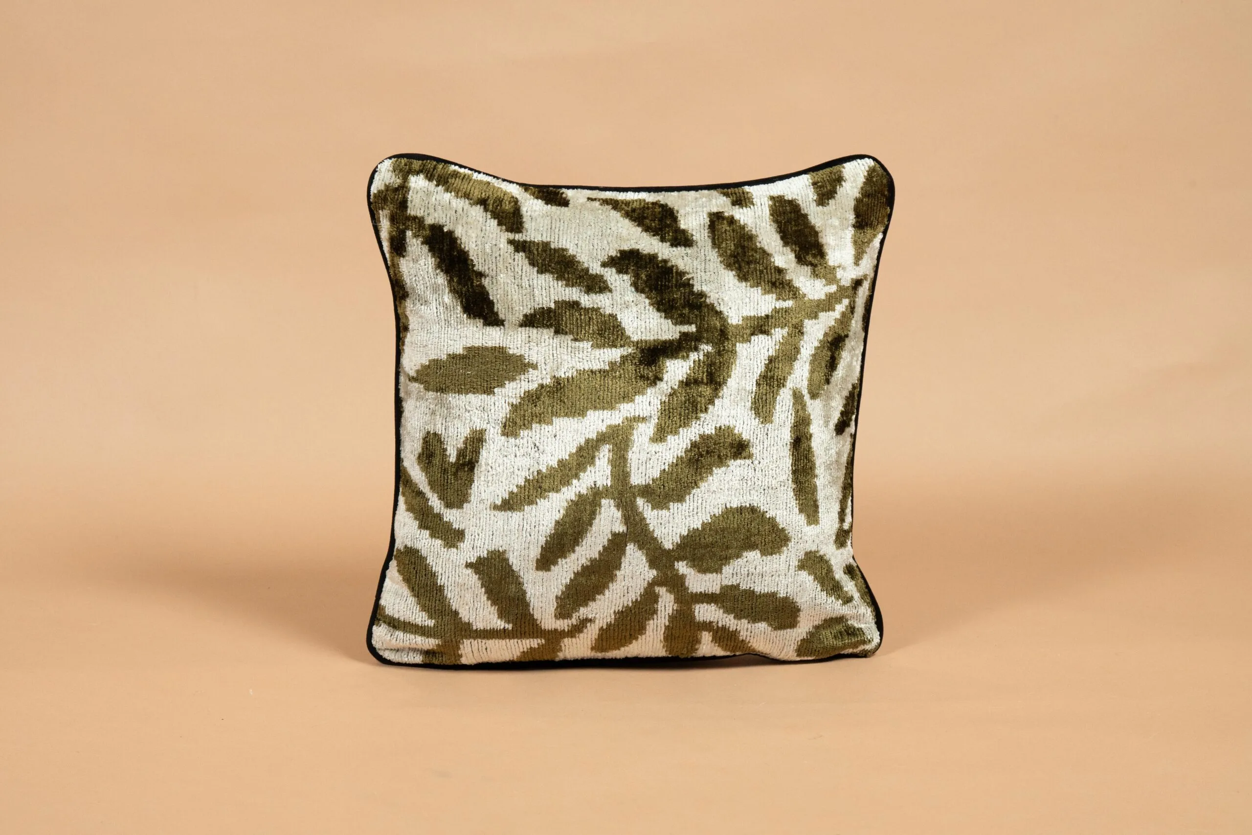 Coussin Soie Ikat Feuille – Image 5