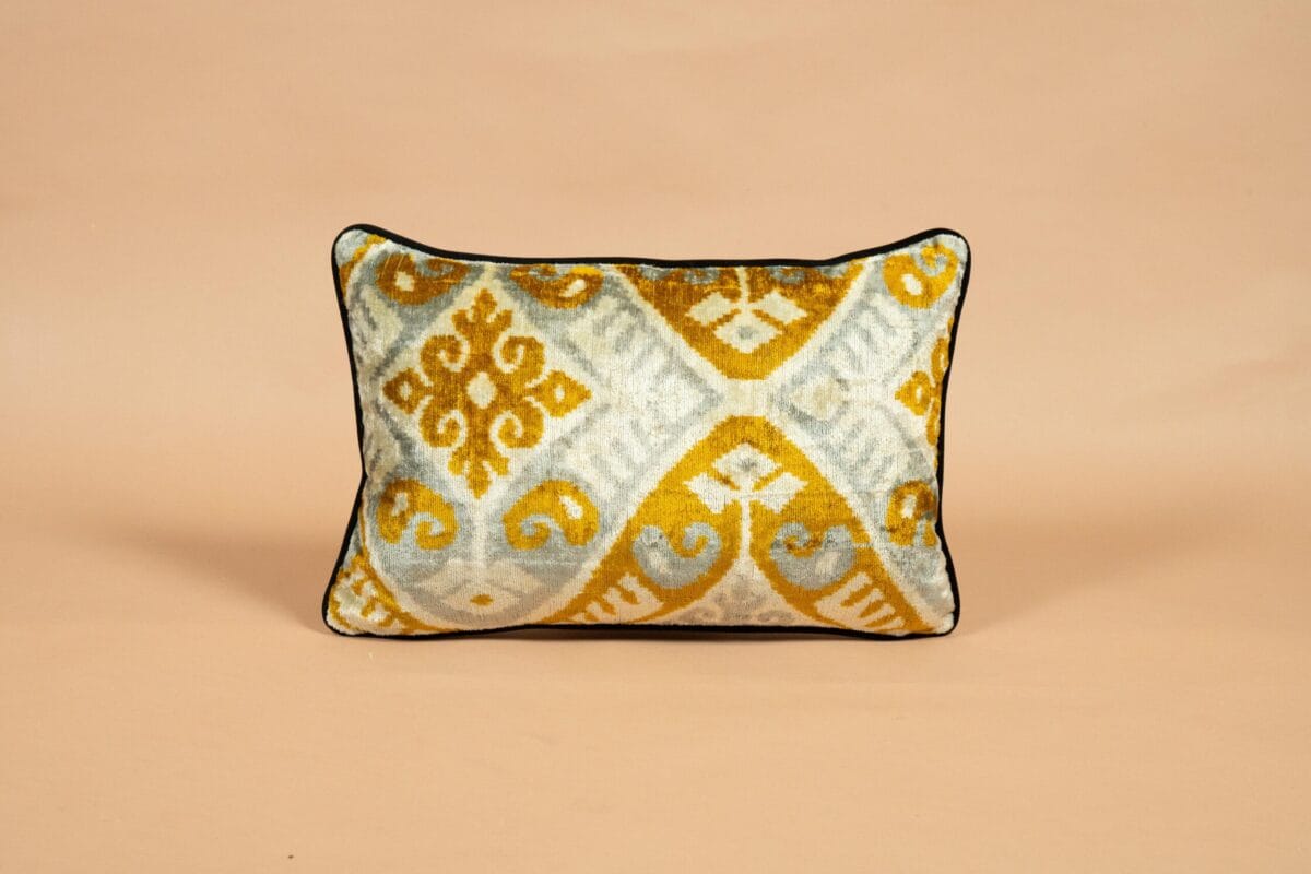 Coussin Soie Ikat Moutarde